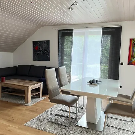 Gemuetliche 90qm Am Waldrand *